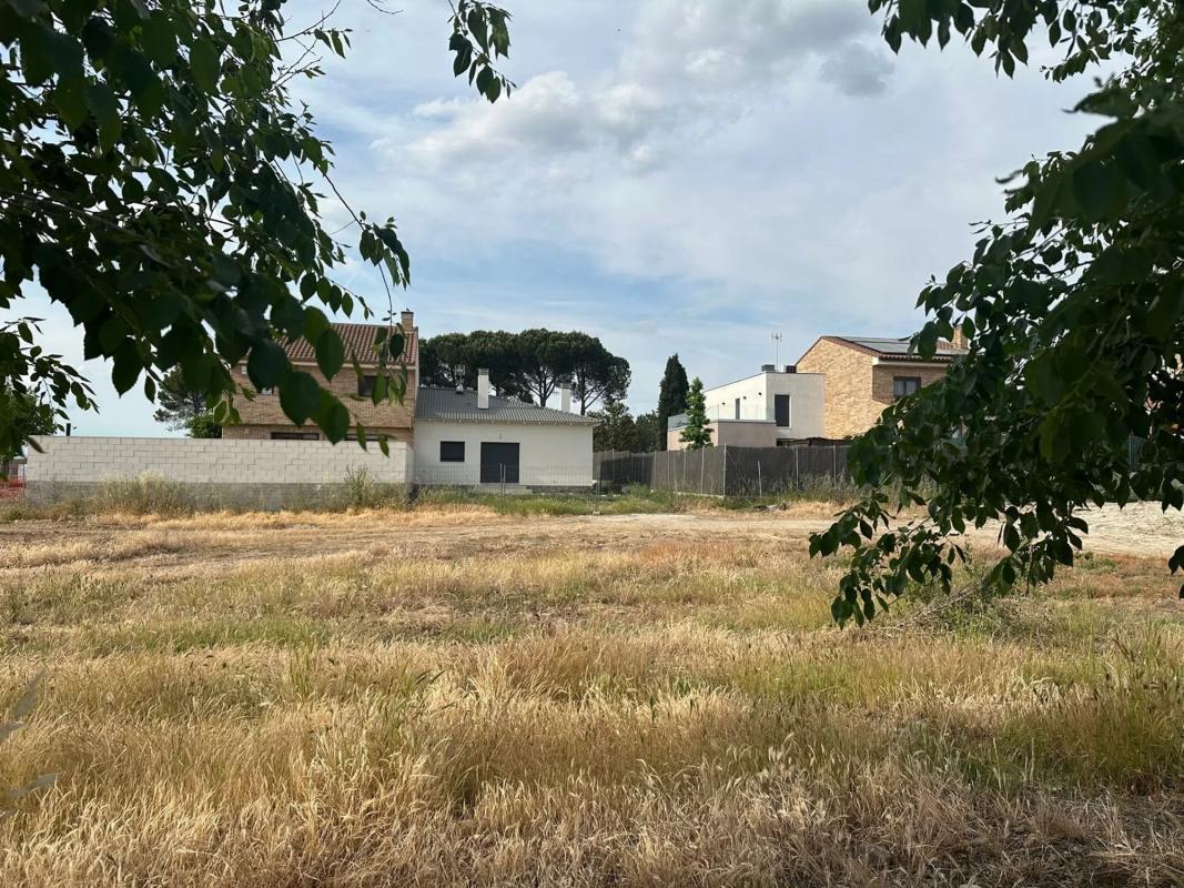 Участок земли на продажу в Фуэнтэ эль Сас де Харама, Мадрид photo 4