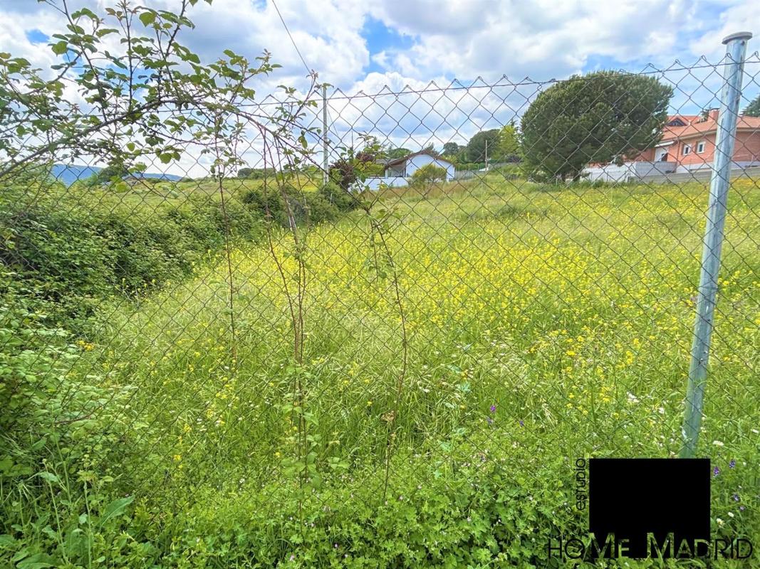 Terreno en venta en Manzanares el Real, Madrid photo 3