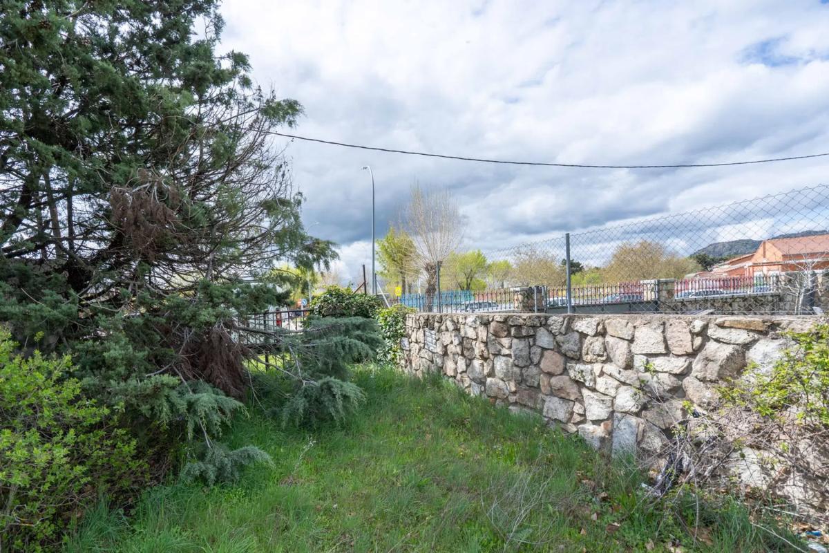 Terreno en venta en La Cabrera, Madrid photo 5