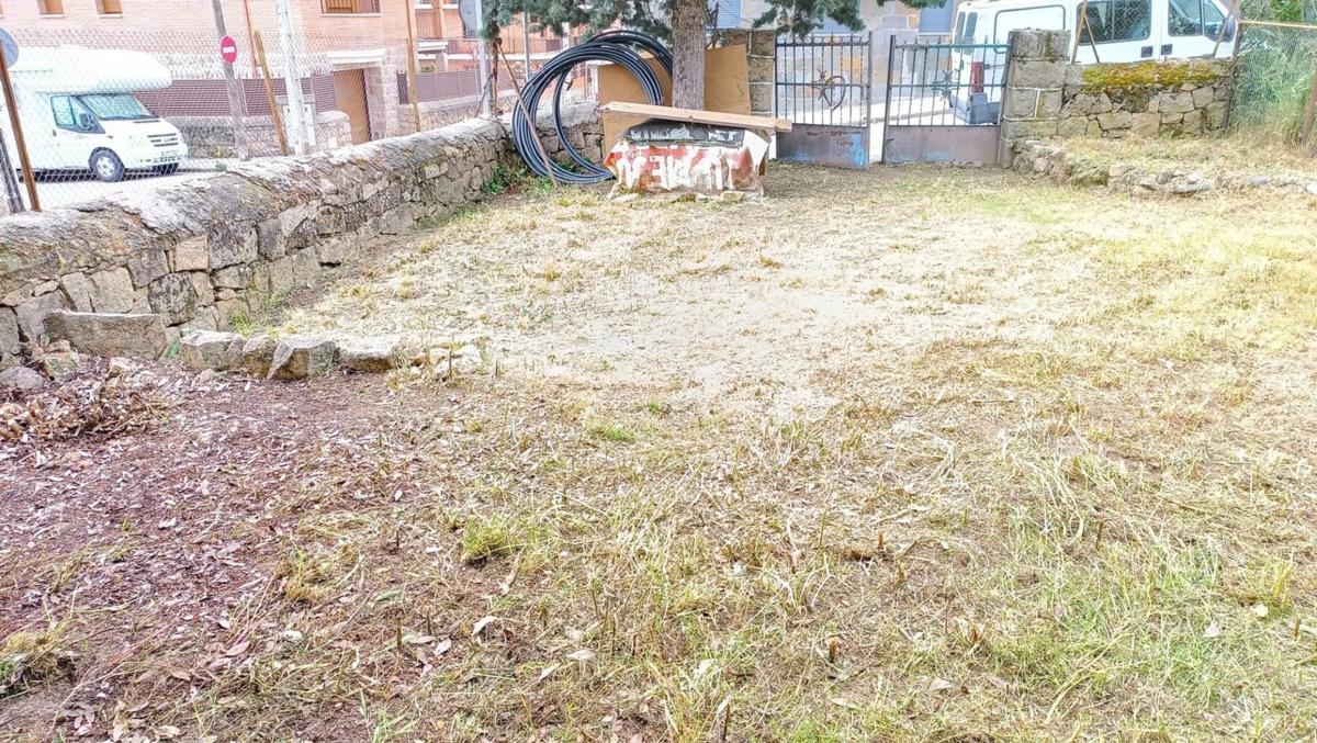 Terreno en venta en Manzanares el Real, Madrid photo 4
