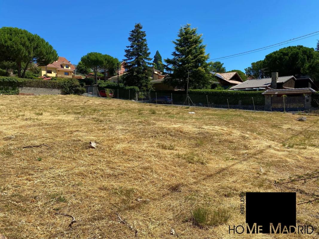Terreno en venta en Manzanares el Real, Madrid photo 3