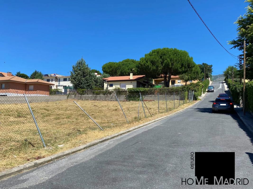 Terreno en venta en Manzanares el Real, Madrid photo 4