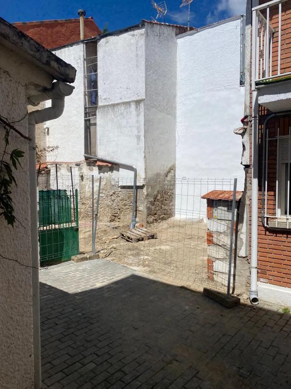 Terreno en venta en Miraflores de la Sierra, Madrid photo 3
