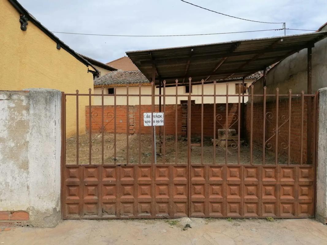 Terreno en venta en Torremocha de Jarama, Madrid photo 1