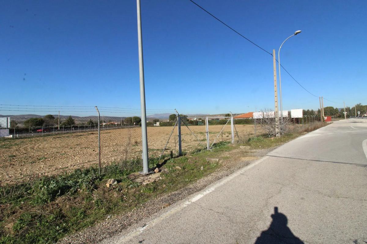 Działka na sprzedaż w Talamanca de Jarama, Madryt photo 4
