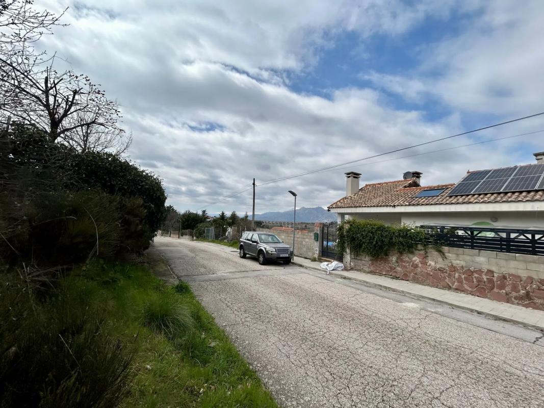 Land for sale in Soto del Real, Madrid photo 4