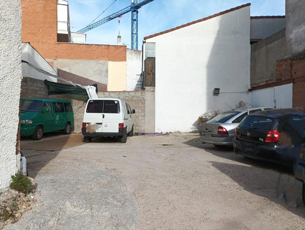 Terreno en venta en Colmenar Viejo, Madrid photo 1