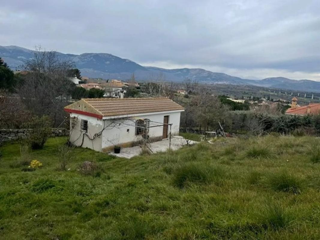 Terreno en venta en Soto del Real, Madrid photo 2