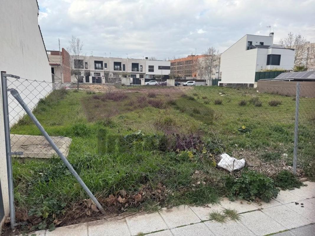 Terreno en venta en Paracuellos de Jarama, Madrid photo 1