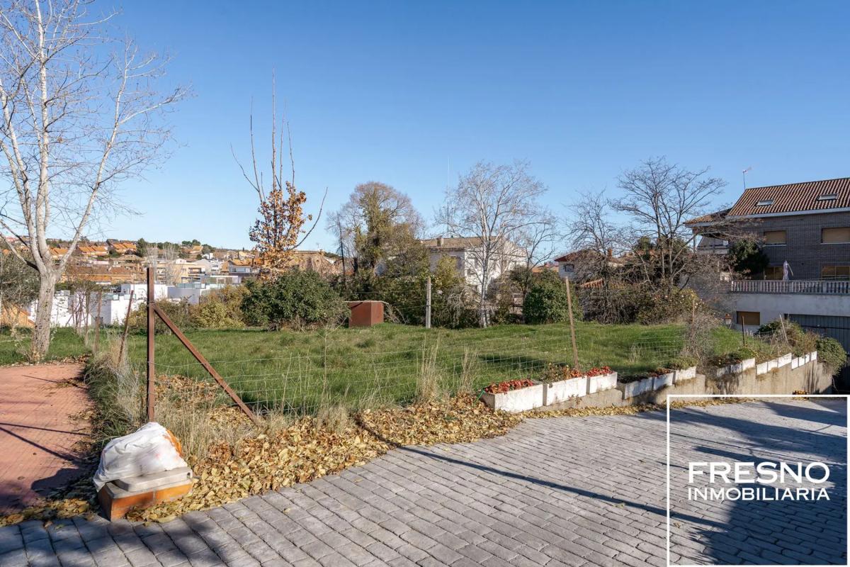 Terreno en venta en Cobeña, Madrid photo 2