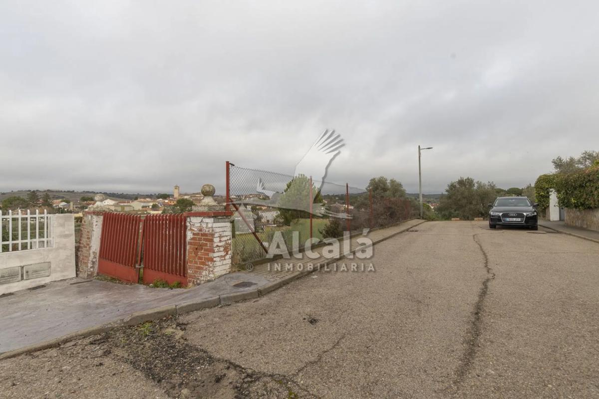 Terreno en venta en Ribatejada, Madrid photo 1