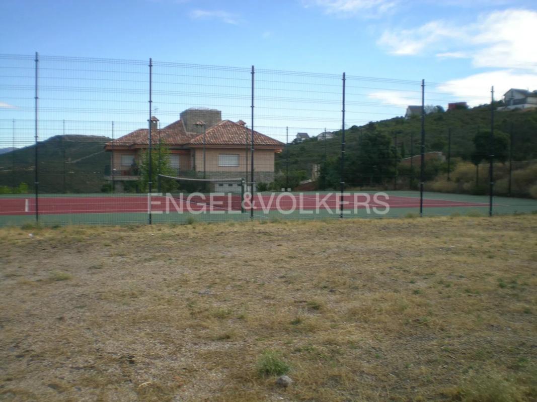 Terreno en venta en Torremocha de Jarama, Madrid photo 2