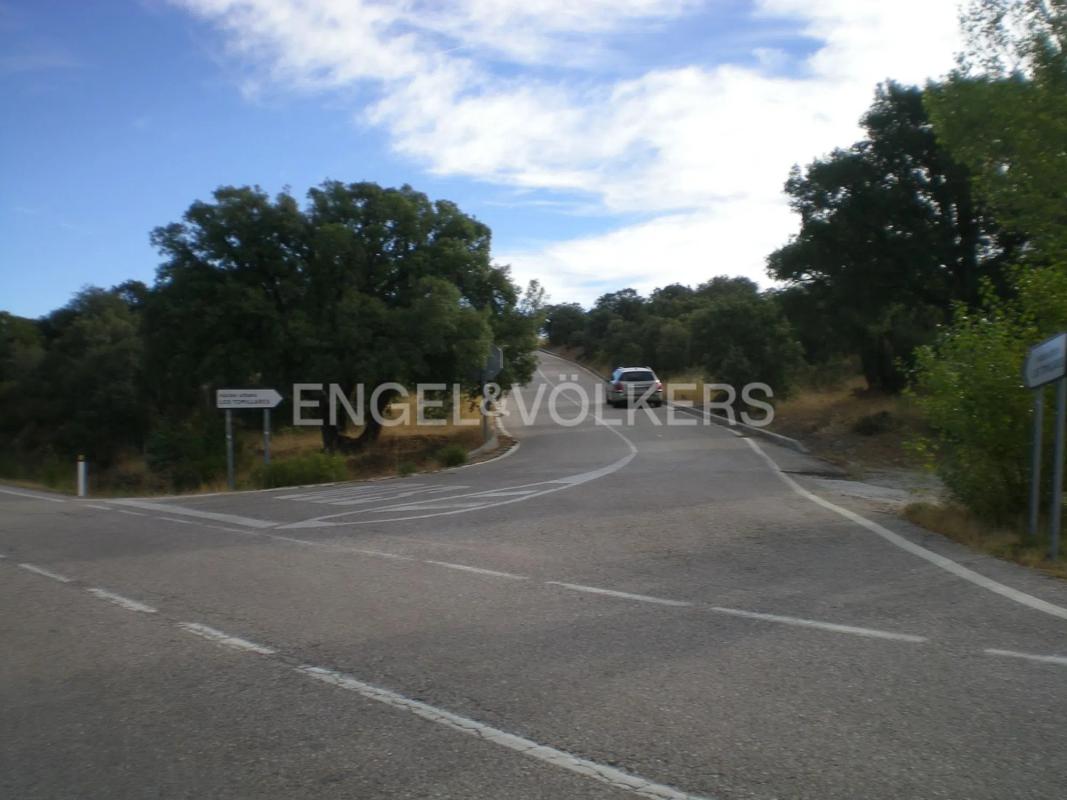 Terreno en venta en Torremocha de Jarama, Madrid photo 3