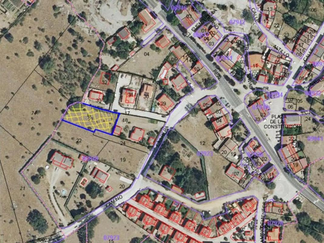 Terreno en venta en Lozoyuela-Navas-Sieteiglesias, Madrid photo 3