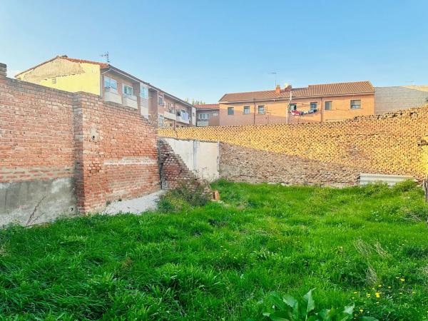 Terreno en calle del Mesón thumbnail 2