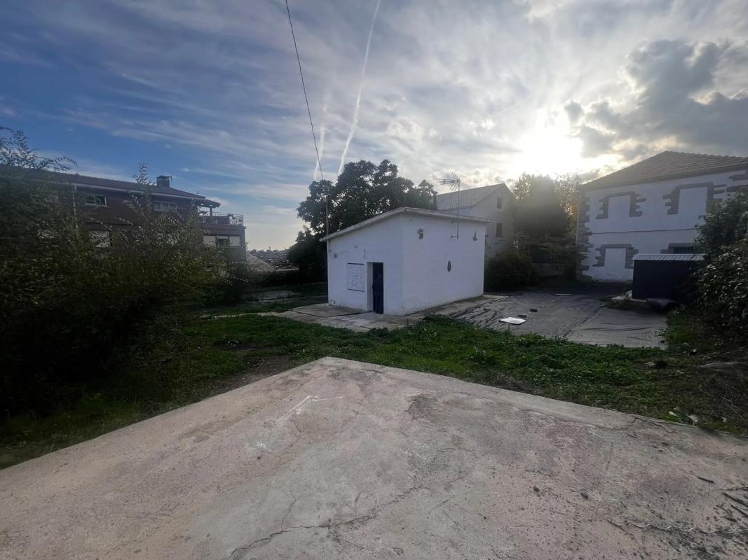 Terreno en venta en Miraflores de la Sierra, Madrid photo 2