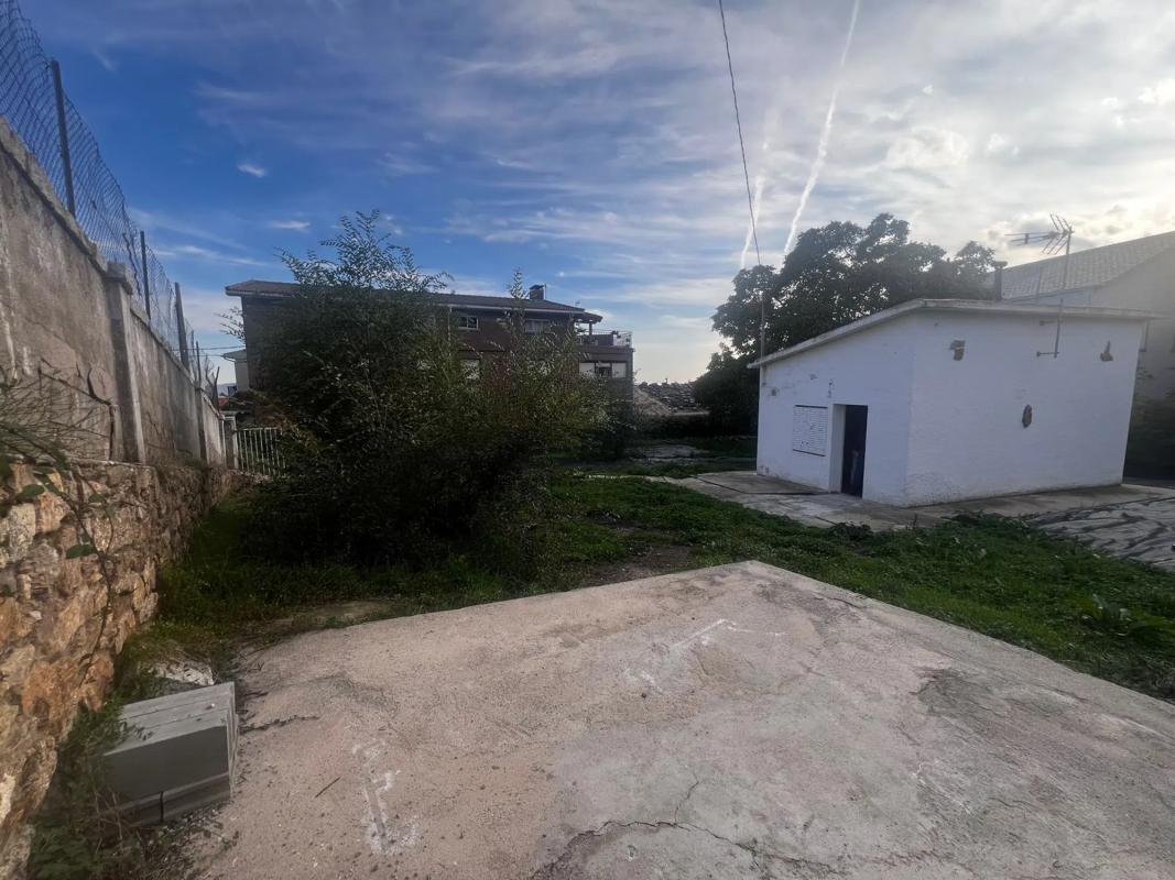 Terreno en venta en Miraflores de la Sierra, Madrid photo 3