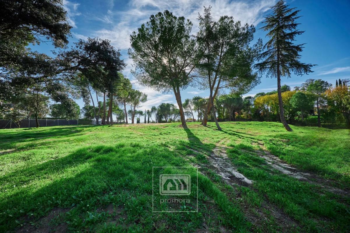 Terreno en venta en La Moraleja, Madrid photo 3