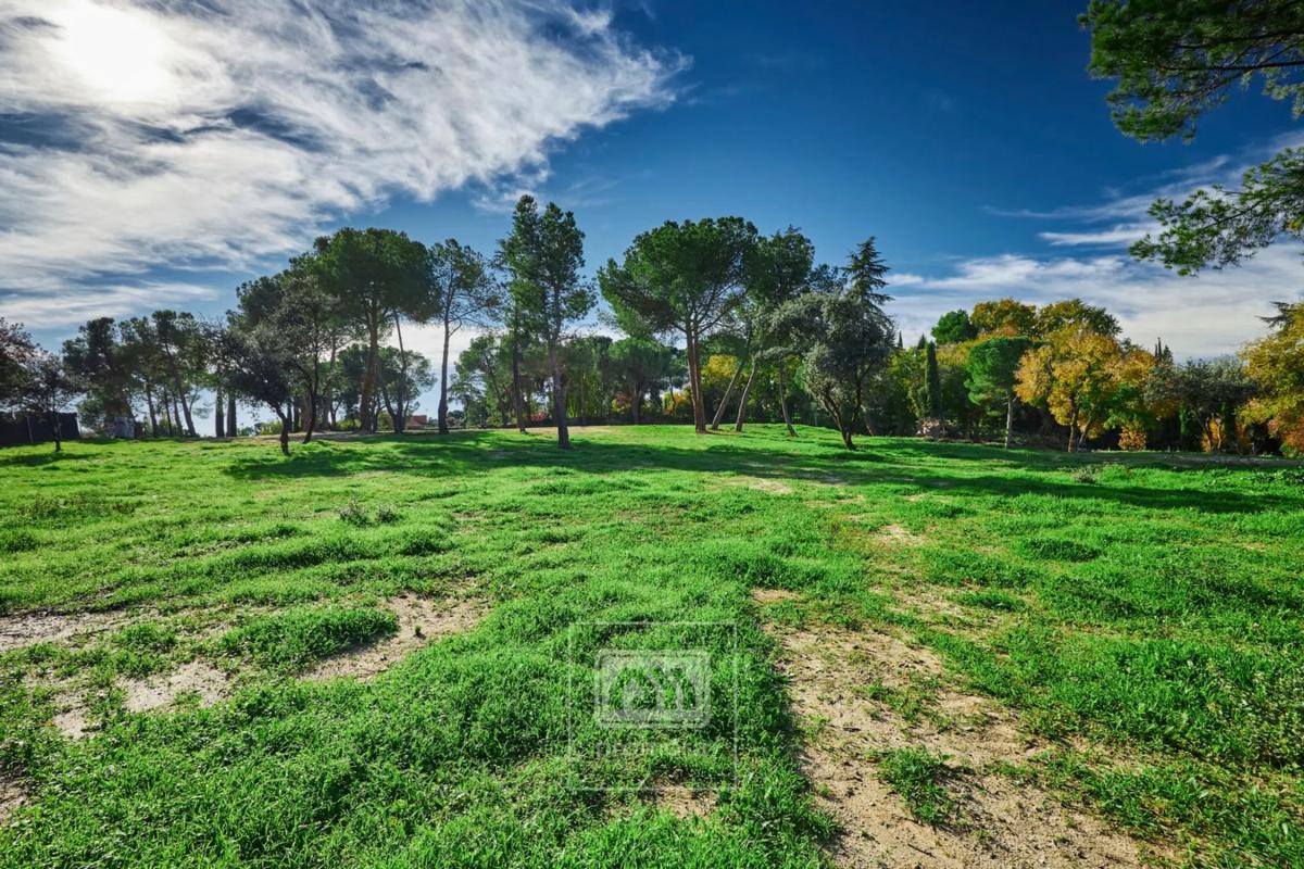 Terreno en venta en La Moraleja, Madrid photo 4