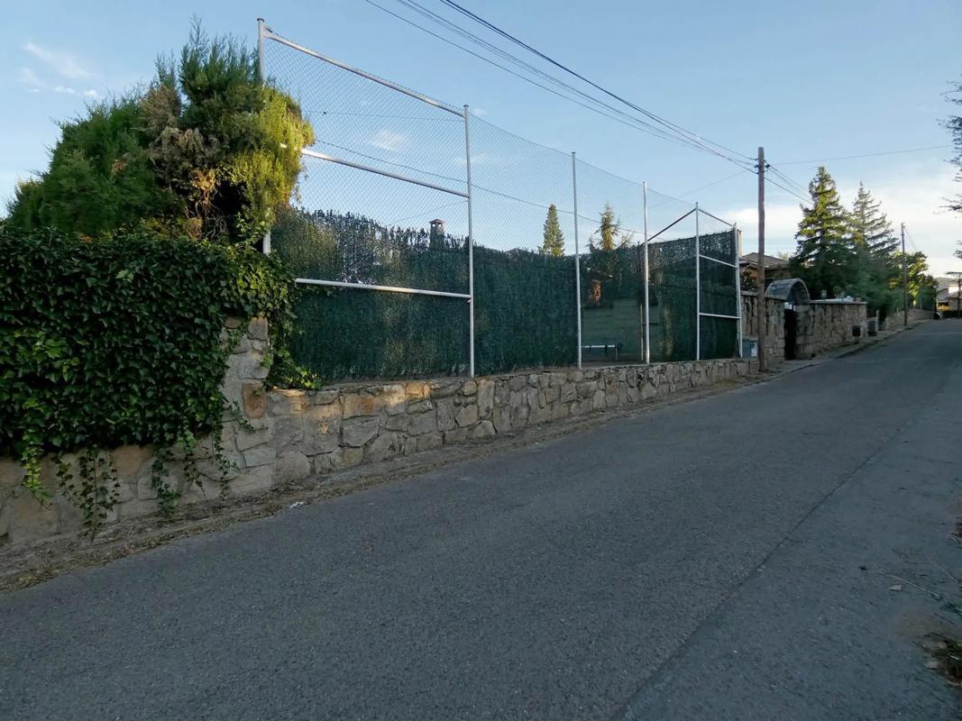 Terreno en venta en Guadalix de la Sierra, Madrid photo 2