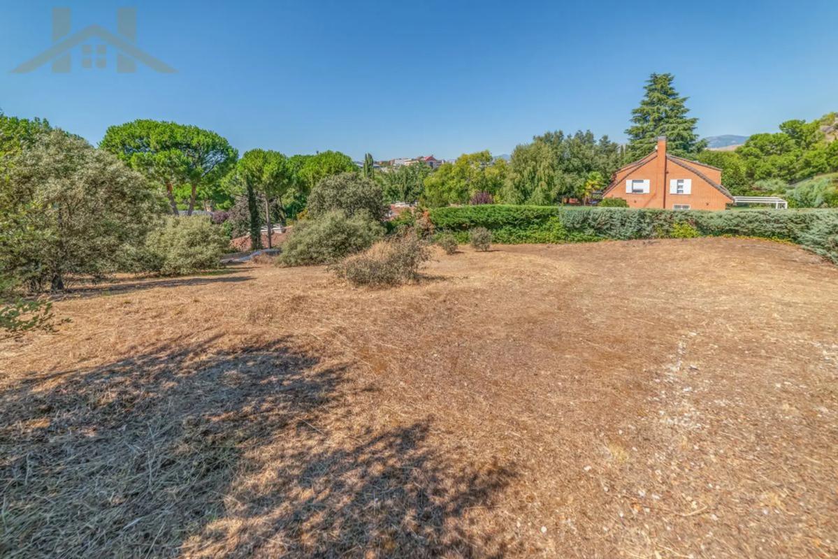 Terreno en venta en Tres Cantos, Madrid photo 4