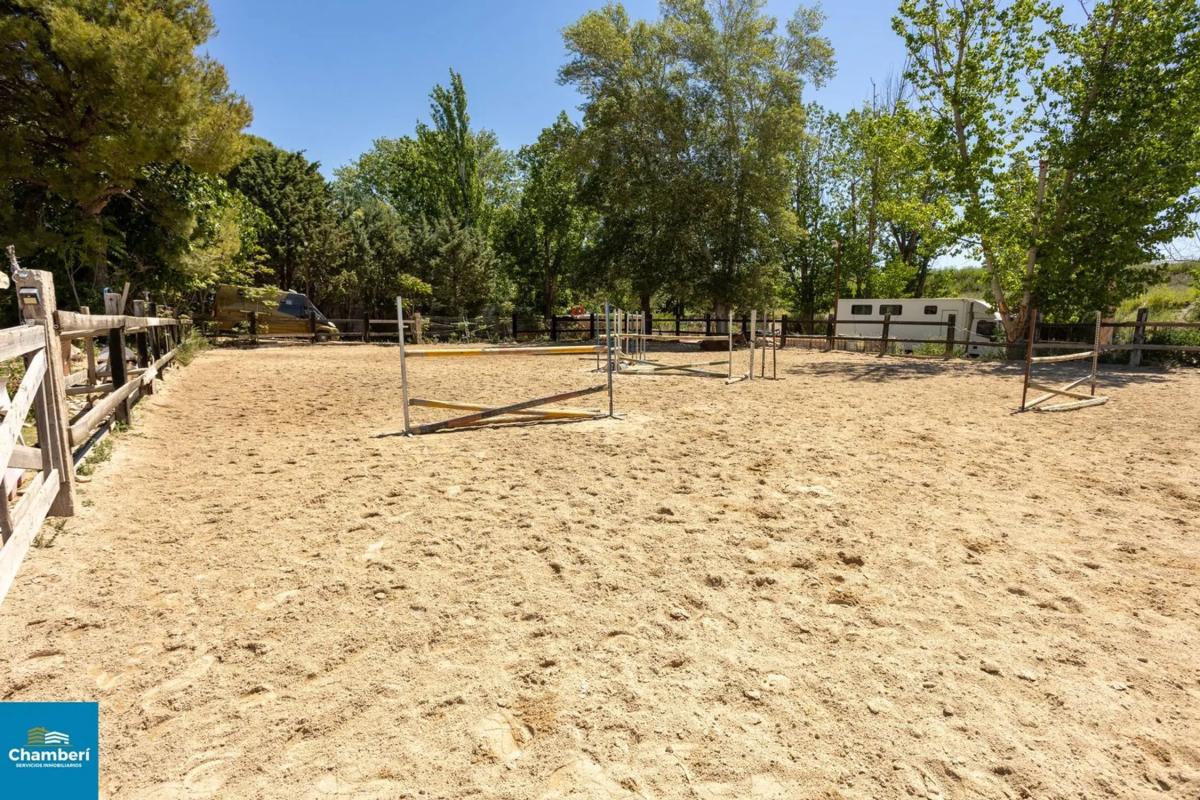 Terreno en venta en Valdeolmos-Alalpardo, Madrid photo 1