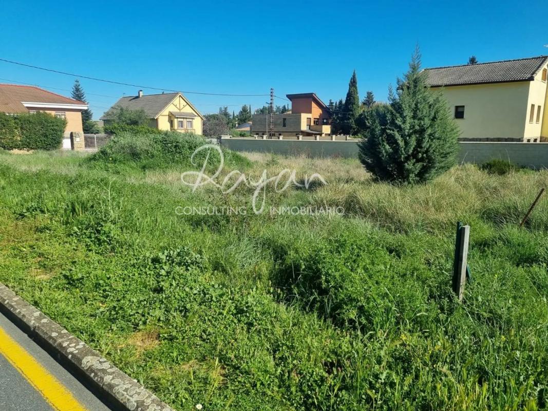 Terreno en venta en Manzanares el Real, Madrid photo 3