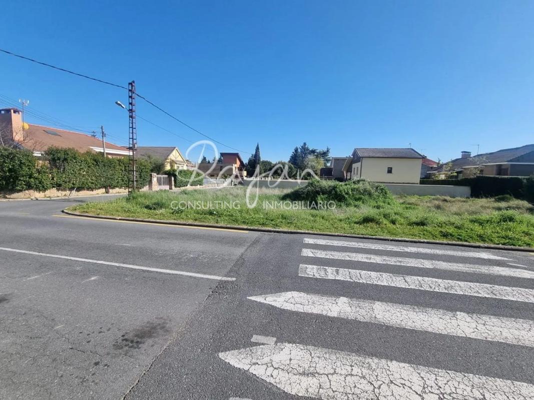 Terreno en venta en Manzanares el Real, Madrid photo 4