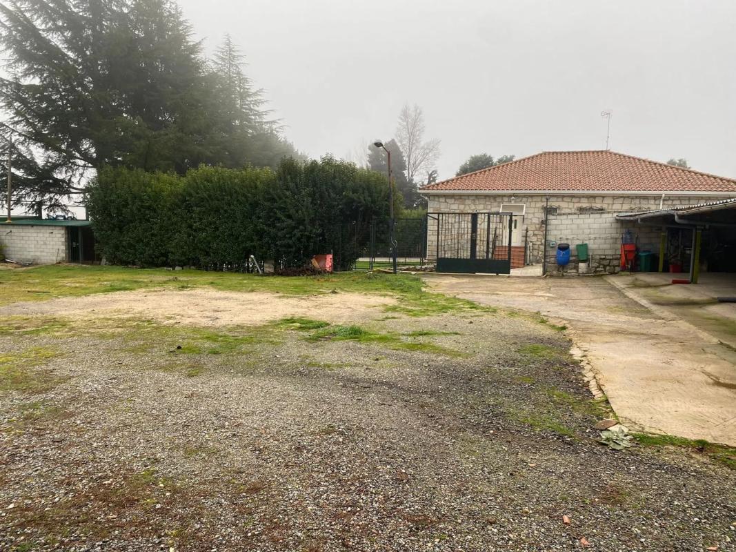 Terreno en venta en Lozoyuela-Navas-Sieteiglesias, Madrid photo 5