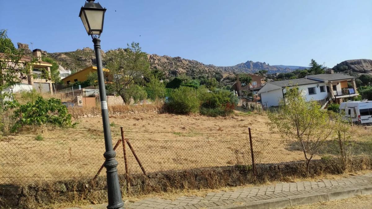 Terreno en venta en Manzanares el Real, Madrid photo 3