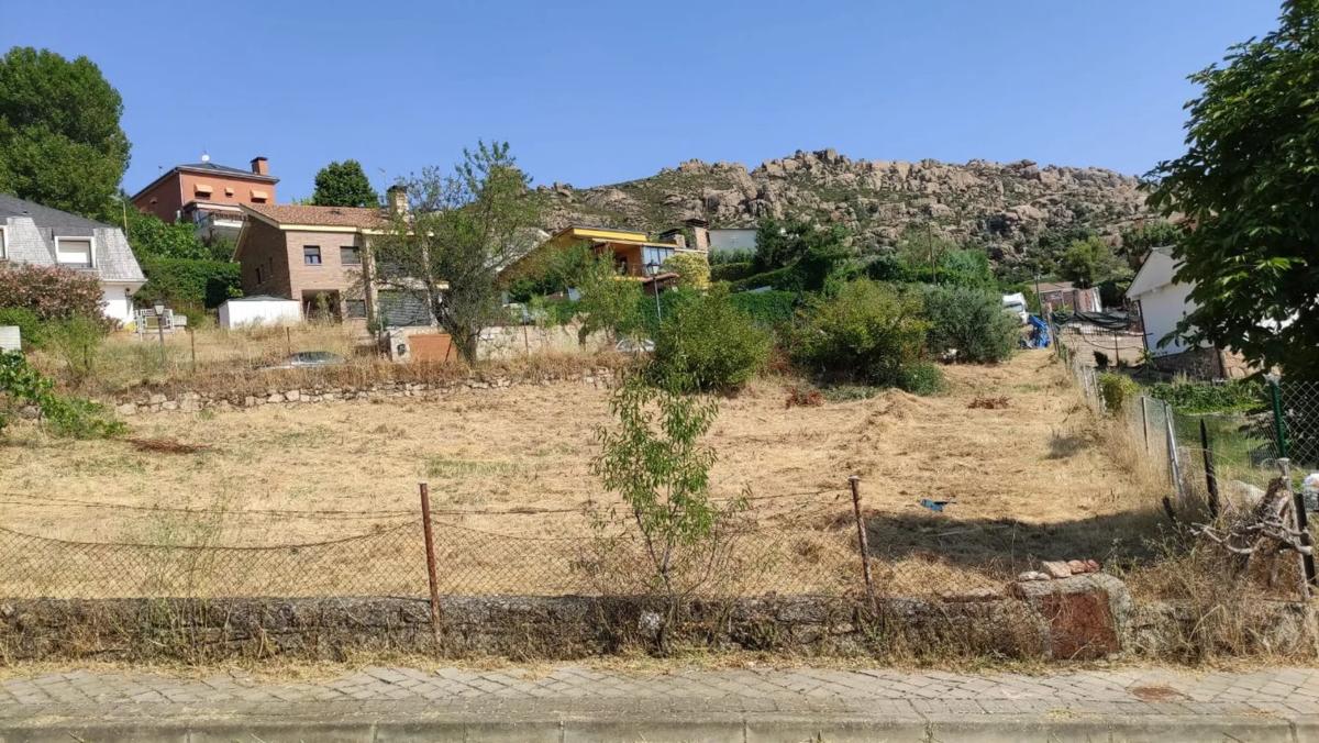 Terreno en venta en Manzanares el Real, Madrid photo 4