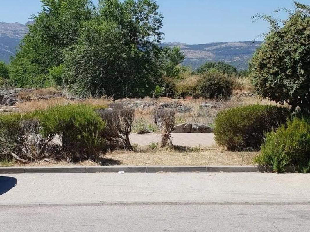 Terreno en venta en Lozoyuela-Navas-Sieteiglesias, Madrid photo 3