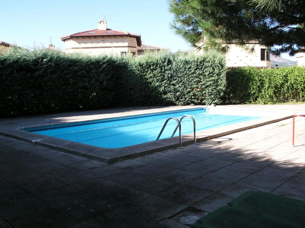 Terreno en venta en Lozoyuela-Navas-Sieteiglesias, Madrid photo 2