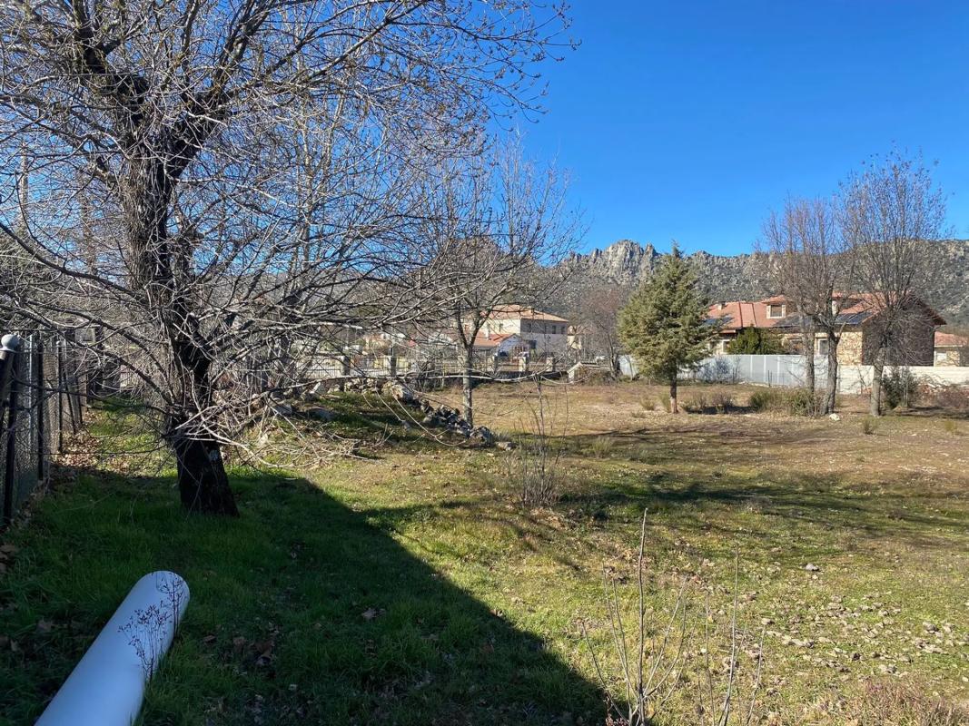 Terreno en venta en La Cabrera, Madrid photo 2