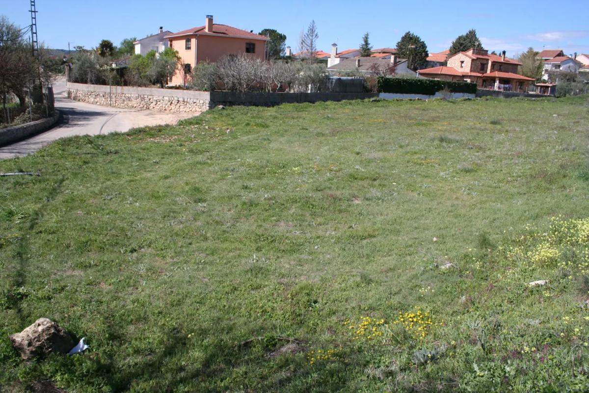 Terreno en venta en Torrelaguna, Madrid photo 2
