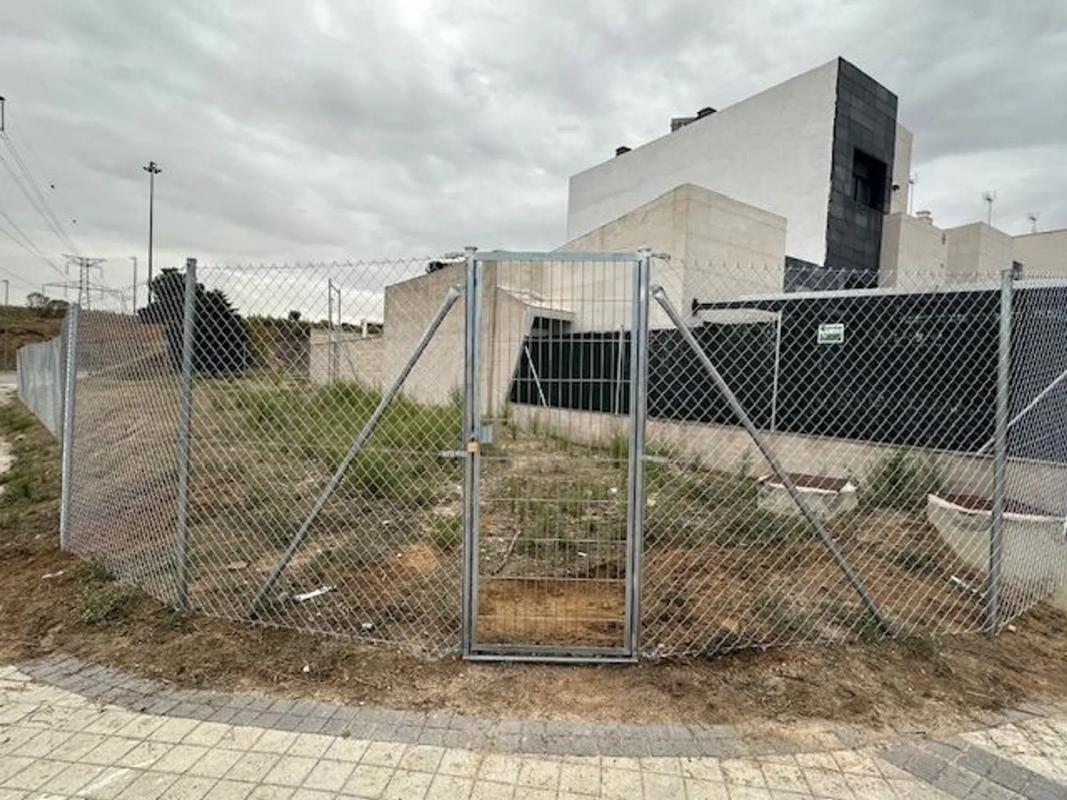 Terreno en venta en Arroyomolinos, Madrid photo 2