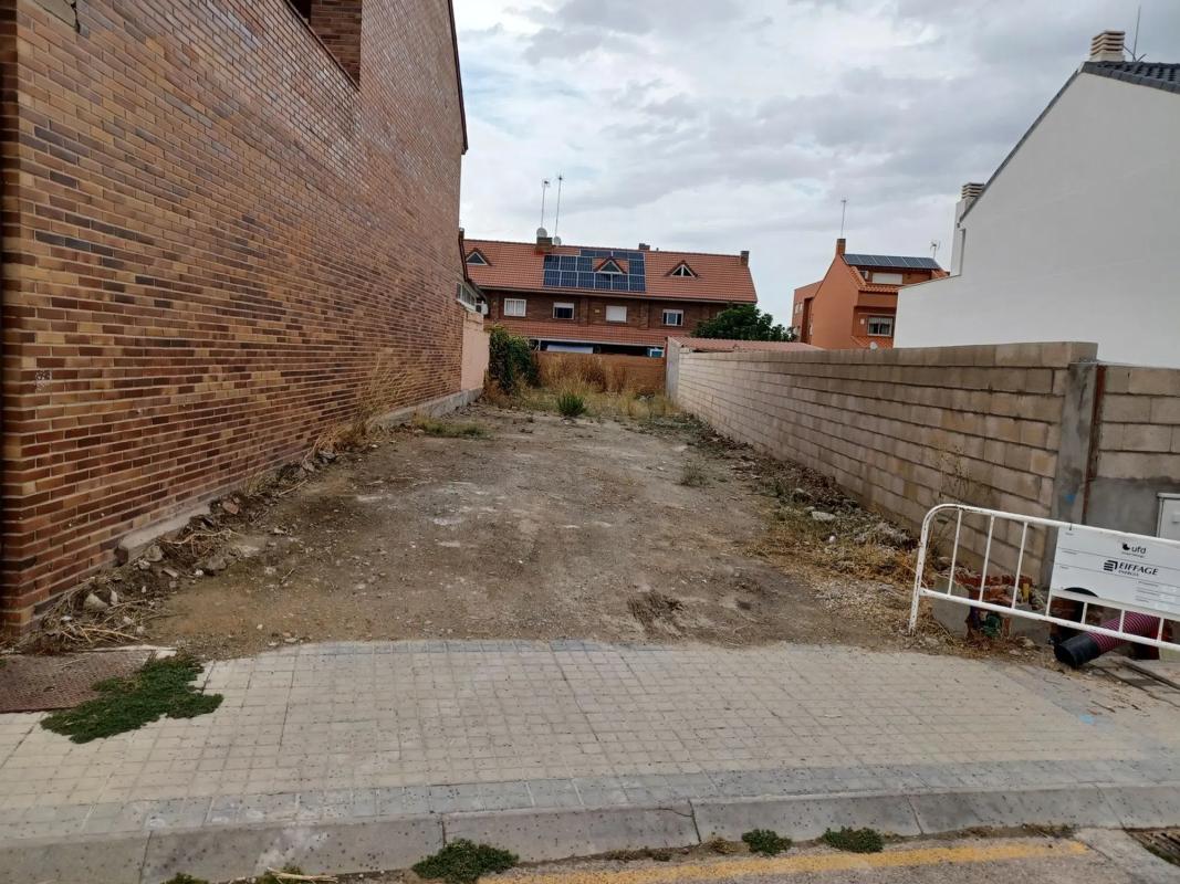 Terreno en venta en Ciempozuelos, Madrid photo 2