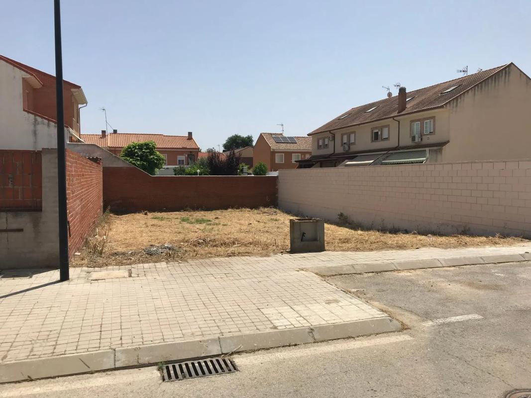 Terreno en venta en Ciempozuelos, Madrid photo 1