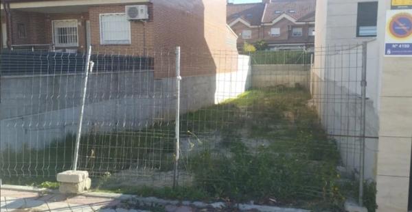 Terreno en calle de Hipócrates, 45 photo