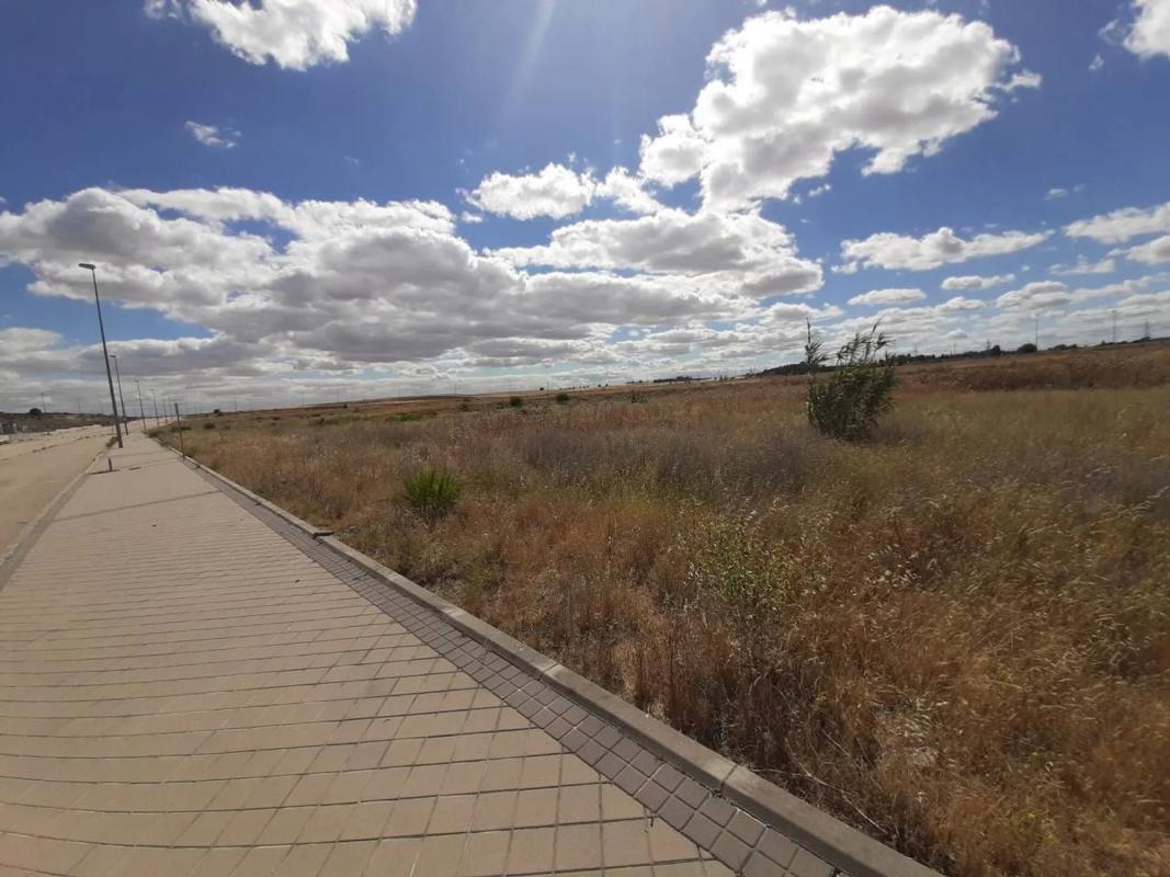 Terreno en venta en Fuenlabrada, Madrid photo 1