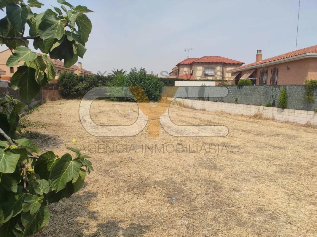 Terreno en venta en Griñón, Madrid photo 2