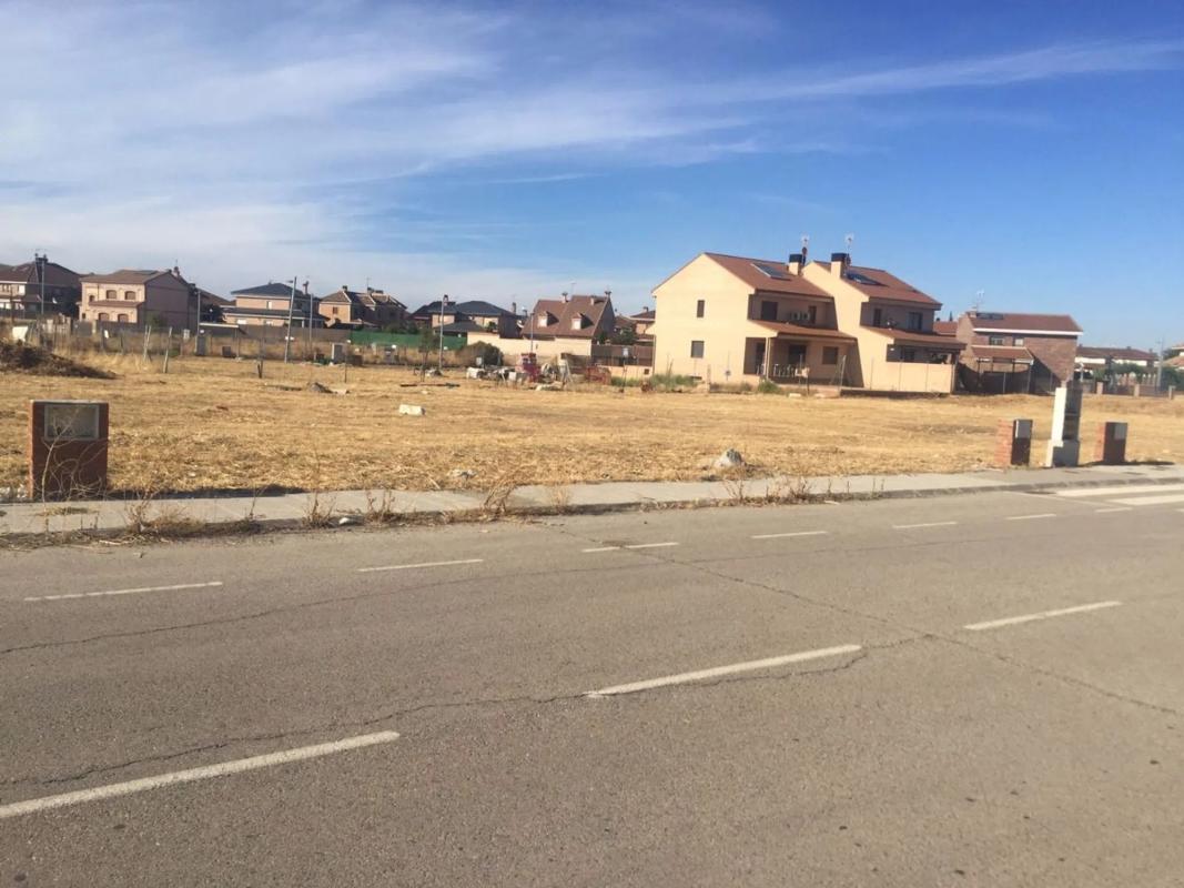 Terreno en venta en Griñón, Madrid photo 1