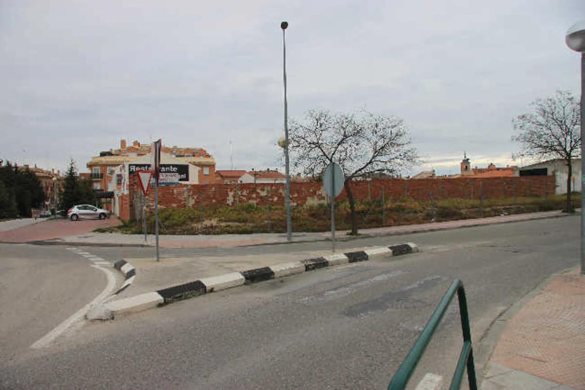 Terreno en venta en Humanes de Madrid, Madrid photo 2