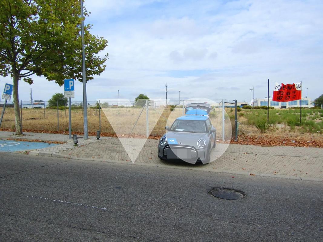 Terreno en venta en Leganés, Madrid photo 1