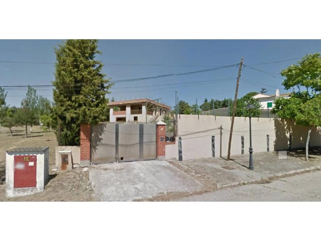 Terreno en venta en Moraleja de Enmedio, Madrid photo 1