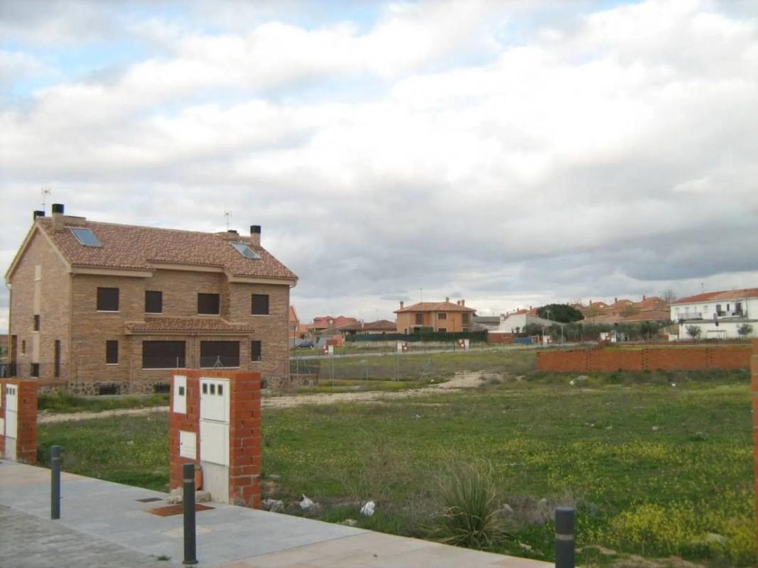 Terreno en venta en Moraleja de Enmedio, Madrid photo 2