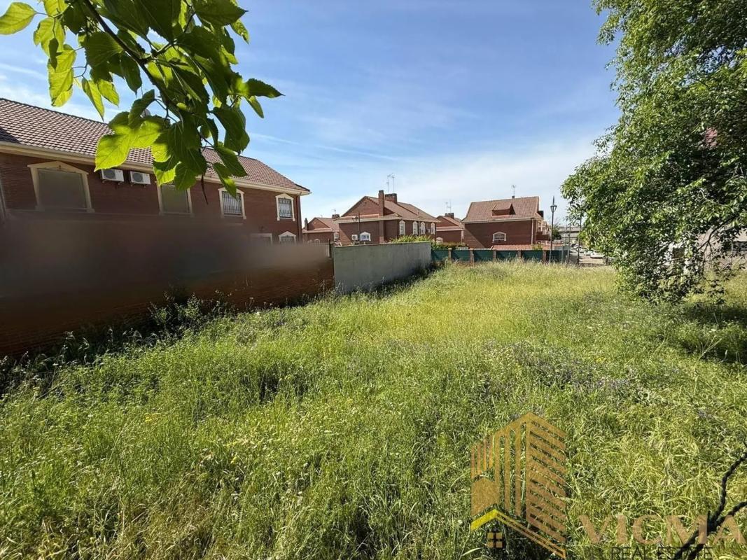 Terreno en venta en Parla, Madrid photo 2