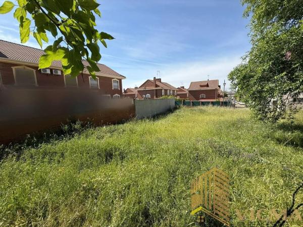 Terreno en calle de las Rosas thumbnail 1