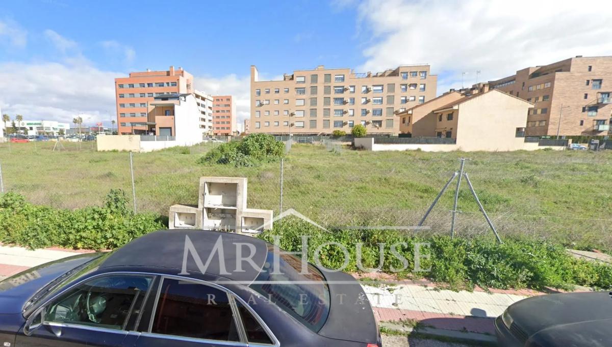 Terreno en venta en Parla, Madrid photo 1