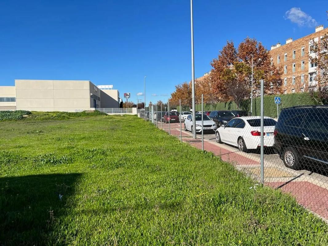 Terreno en venta en Parla, Madrid photo 3